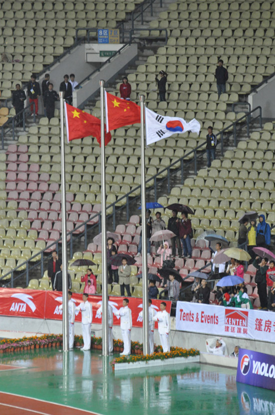 廣州奧體中心360度旋轉控製頒獎羞羞漫画免费观看视频